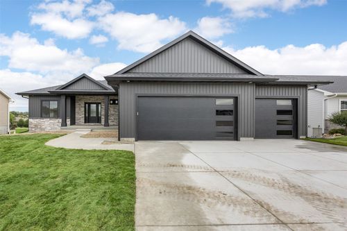 4018 Peridot Dr, Marion, IA, 52302-9320 | Card Image