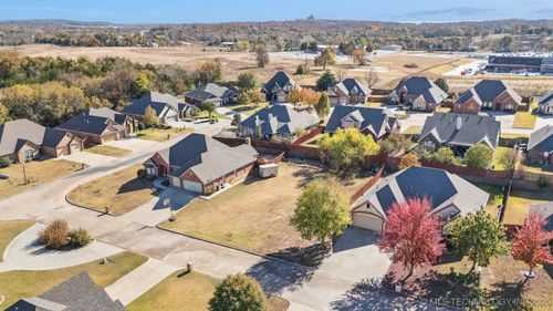 921 Cypress Dr, Ada, OK, 74820-8457 | Card Image