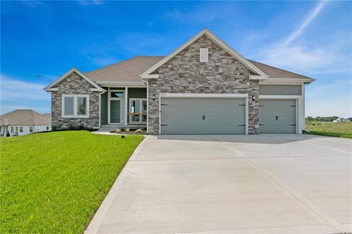 9014 N Monroe Ave, Kansas City, MO, 64156-3139 | Card Image