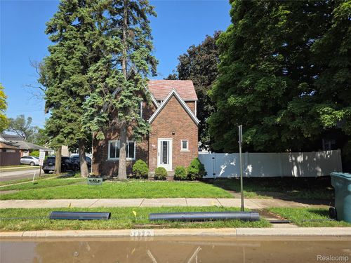 1332 Fort Park Blvd, Lincoln Park, MI, 48146-1607 | Card Image