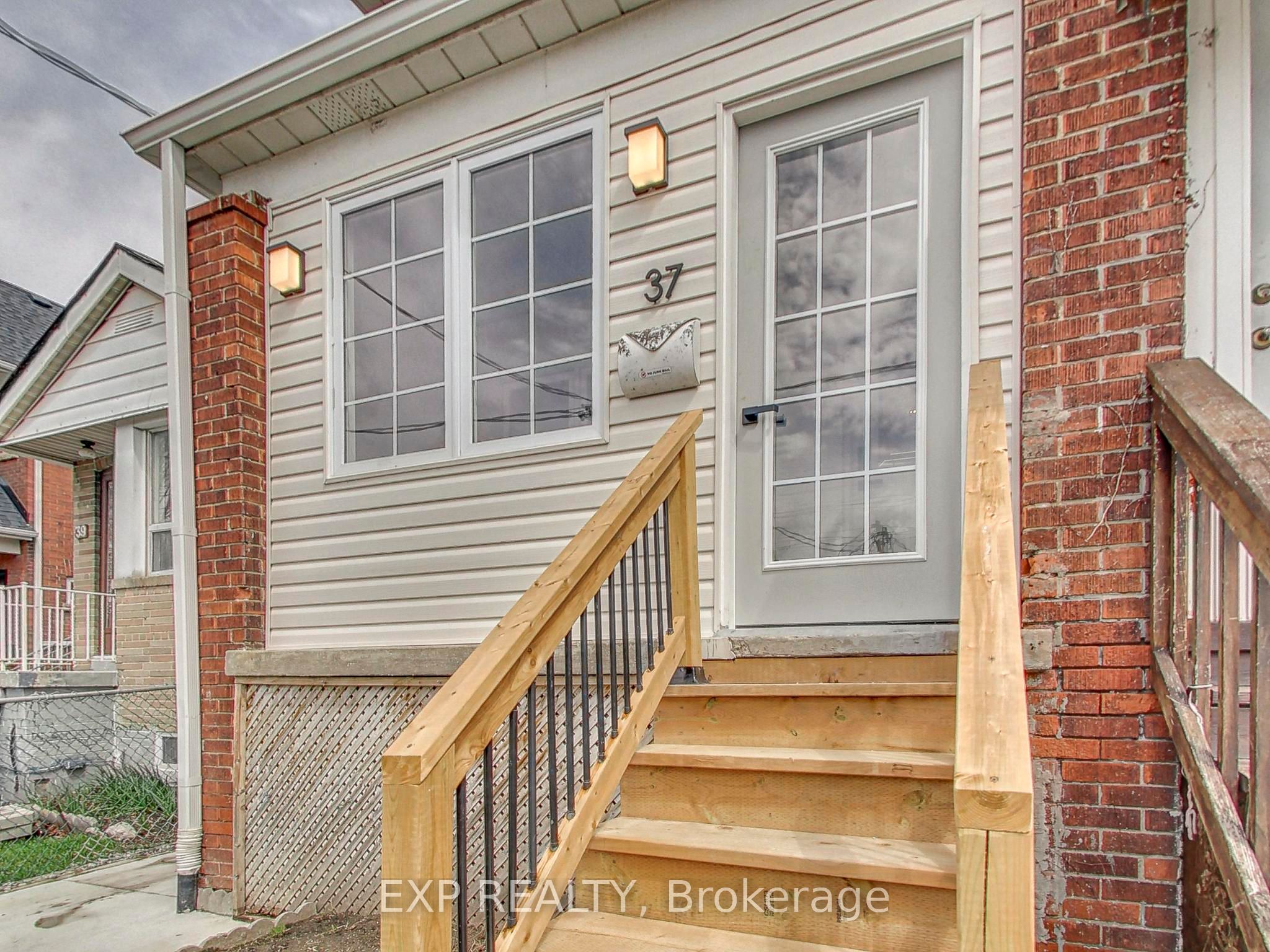 Residential in Toronto W03 5