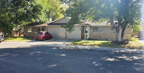 4460 N Bluegrass Ave, Boise, ID, 83703-3104 | Card Image