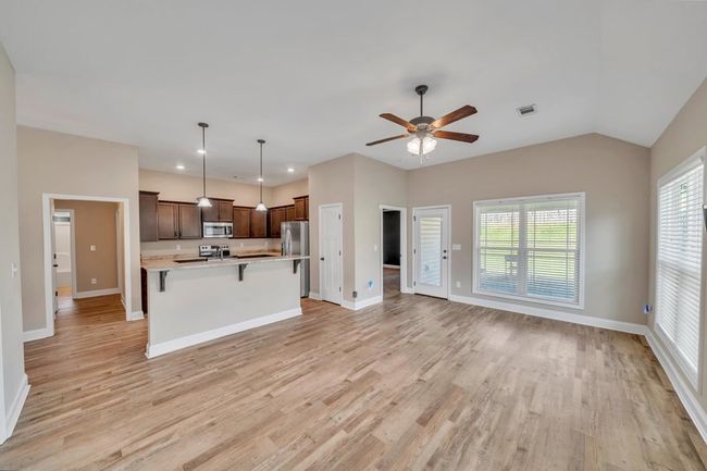 152 Hawks Ridge Trce, Home with 3 bedrooms, 2 bathrooms and null parking in Byron GA | Image 6