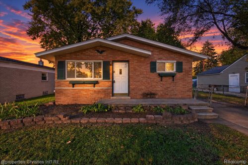 19189 Inkster Rd, Livonia, MI, 48152-2517 | Card Image