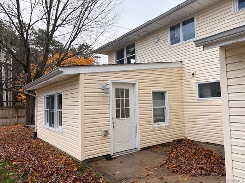 1 Gilford Ct, Melville, NY, 11747-1334 | Card Image