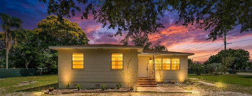 1050 Pine Ave, Lake Wales, FL, 33853-4929 | Card Image