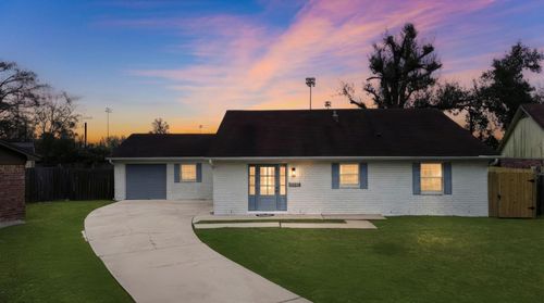 9602 Lawngate Dr, Houston, TX, 77080-1232 | Card Image