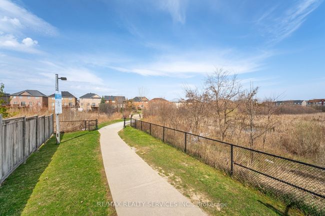 21 Cedarbrook Rd, House attached with 3 bedrooms, 3 bathrooms and 1 parking in Brampton ON | Image 34