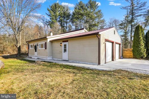 9 Lake Shore Dr, MOHNTON, PA, 19540-7946 | Card Image