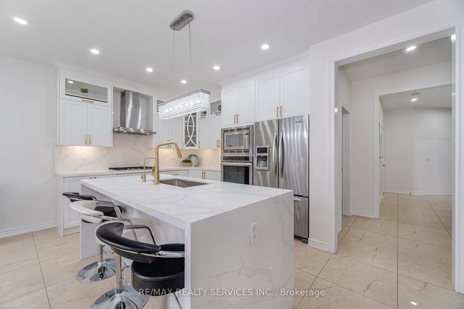 71 Vanderpool Cres, House other with 7 bedrooms, 5 bathrooms and 4 parking in Brampton ON | Image 11