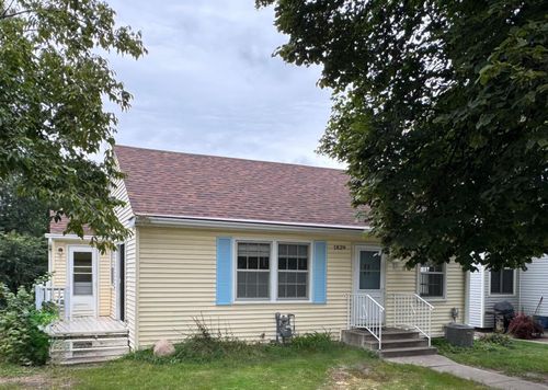 1829 Fulham St, Lauderdale, MN, 55113-5206 | Card Image