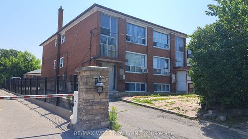 2607-2609 Keele St, North York, ON, M6L2P2 | Card Image