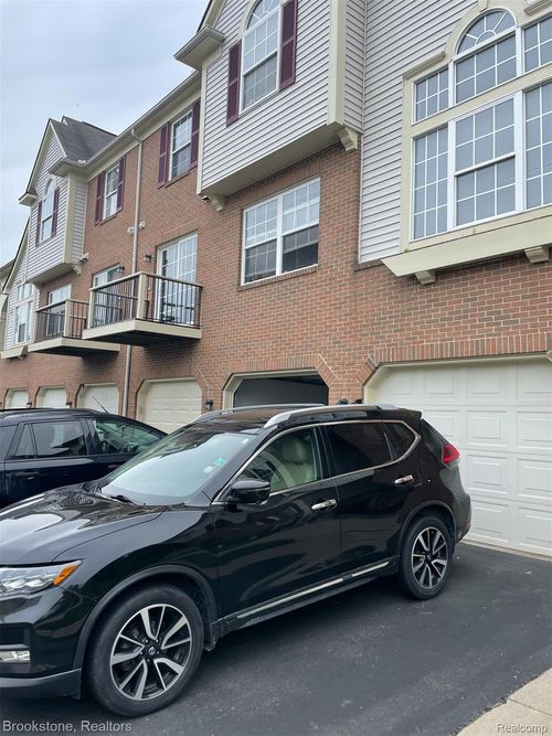 32-5934 E Island Dr, Ypsilanti, MI, 48197-3028 | Card Image