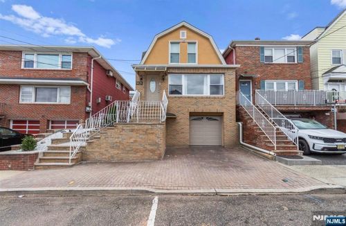 9126 Newkirk Ave, North Bergen, NJ, 07047-4450 | Card Image