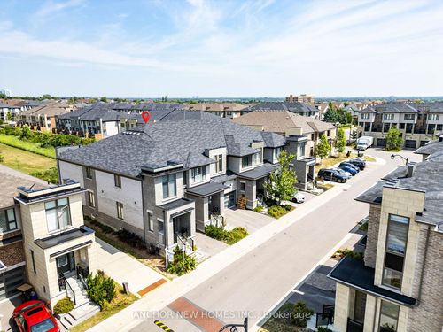 82 Donald Fleming Way, Whitby, ON, L1R0N8 | Card Image