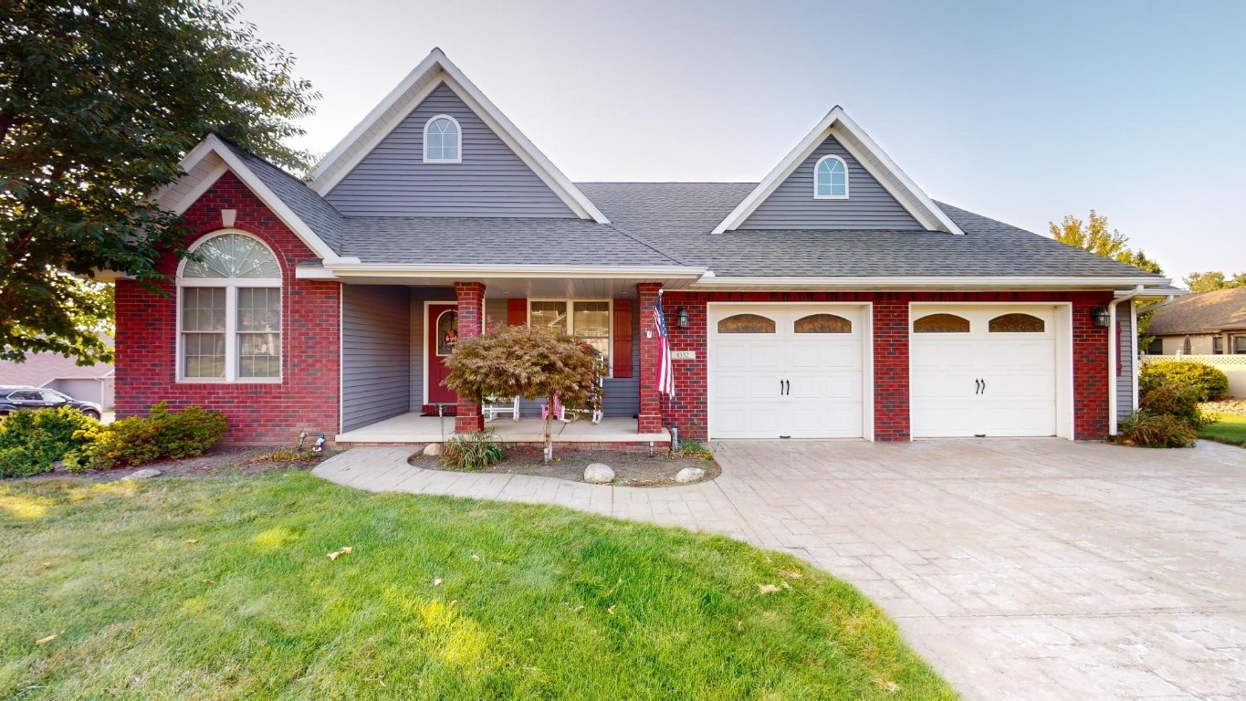 Maple Grove Dr, Erie, PA 16510