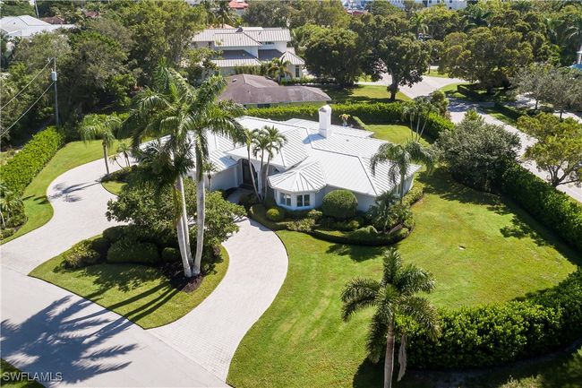 420 Palm Cir E, House other with 4 bedrooms, 4 bathrooms and null parking in Naples FL | Image 34