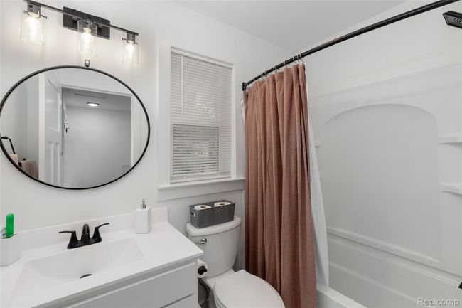 Common bathroom | Image 16