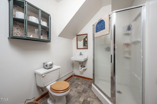Full Bathroom on Lower Level | Image 36