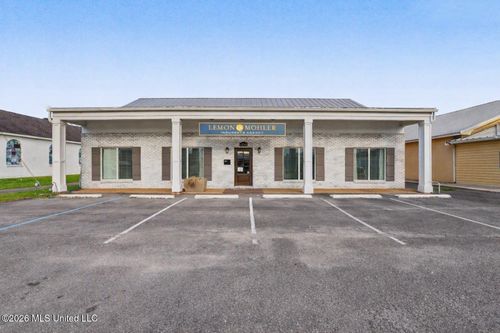 1964 Market St, Pascagoula, MS, 39567-5711 | Card Image