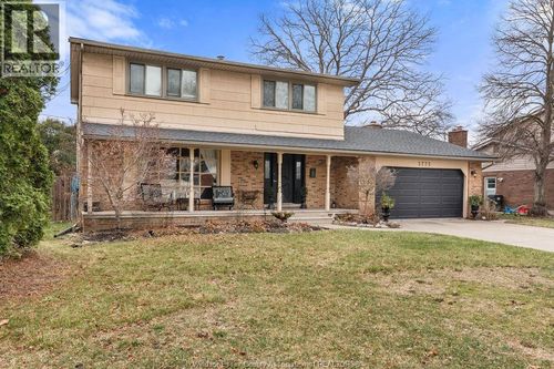 5775 Cabot Ave, Lasalle, ON, N9H1L9 | Card Image