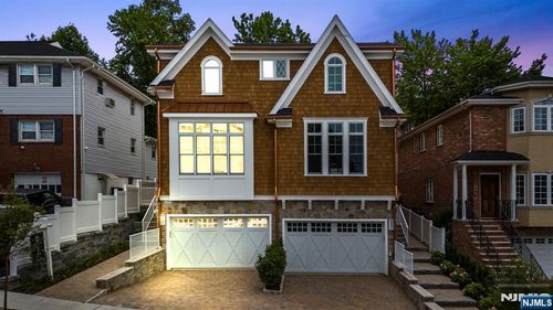 518 4th St, Palisades Park, NJ, 07650-2316 | Card Image