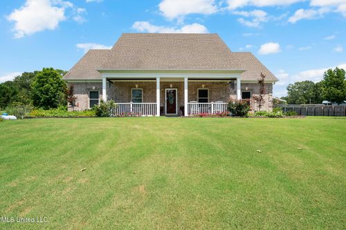 384 Moore Xing, Byhalia, MS, 38611-6971 | Card Image