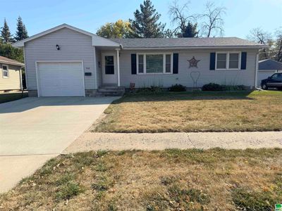 300 W 9 Th St, House other with 3 bedrooms, 1 bathrooms and null parking in Storm Lake IA | Image 1