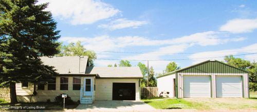 502 5th St, Reeder, ND, 58649-4956 | Card Image
