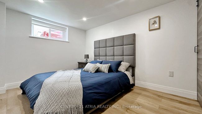 24 Collins Cres, House other with 5 bedrooms, 3 bathrooms and 6 parking in Aurora ON | Image 30