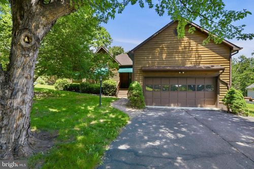 408 Masters Dr, CROSS JUNCTION, VA, 22625-2431 | Card Image