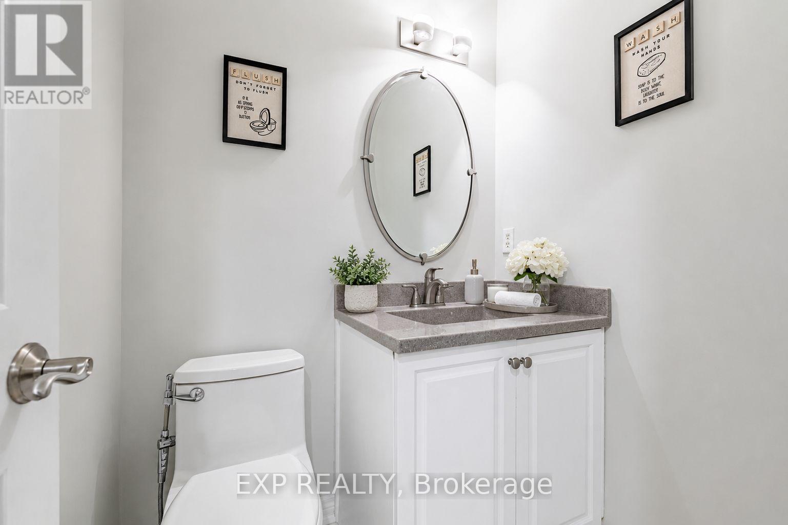 Residential in Richmond Hill (North Richvale) 5