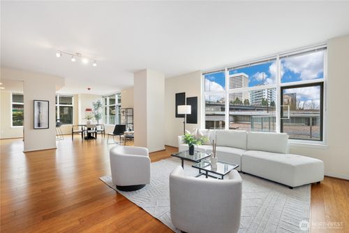 204-1515 Dock St, Tacoma, WA, 98402-3254 | Card Image