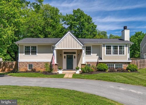 22202 Newlin Mill Rd, MIDDLEBURG, VA, 20117-3824 | Card Image
