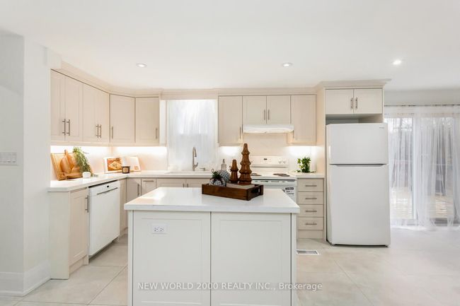 8071 Kipling Ave, House other with 4 bedrooms, 2 bathrooms and 6 parking in Woodbridge ON | Image 16