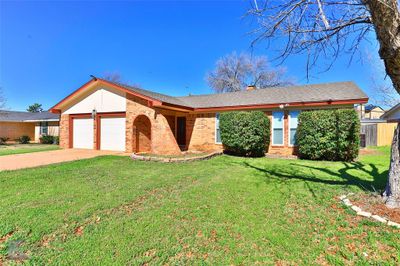 5002 Oaklawn Court, House other with 3 bedrooms, 2 bathrooms and null parking in Abilene TX | Image 2