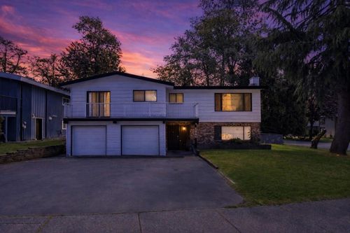 8864 Ursus Cres, Surrey, BC, V3V6L4 | Card Image