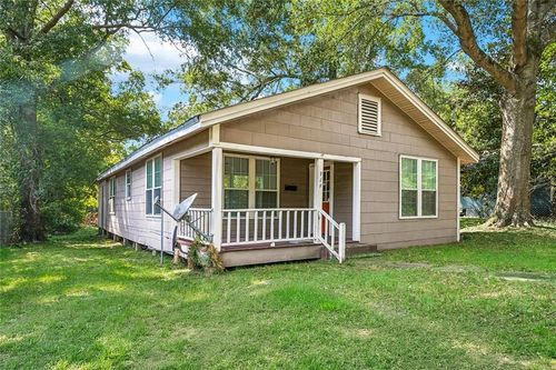 919 Avenue F, Bogalusa, LA, 70427-4332 | Card Image