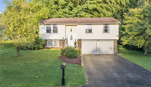 429 Deerfield Dr, Cranberry Township, PA, 16066-4023 | Card Image