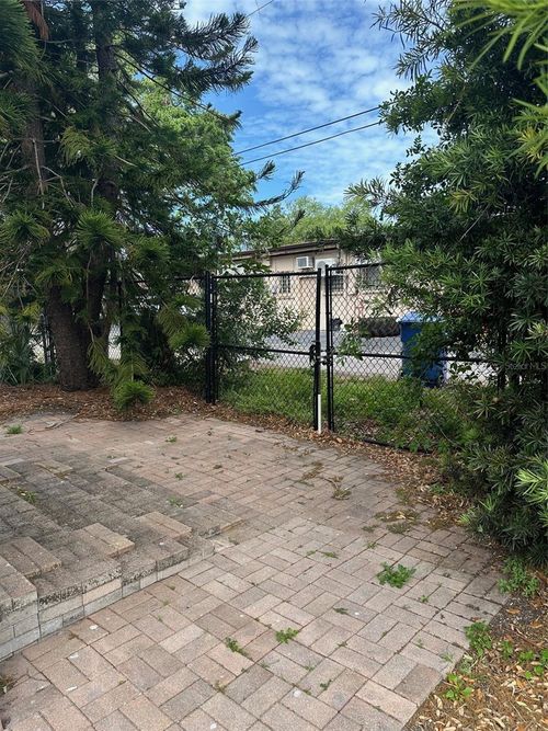 7101 8th Ave N, St Petersburg, FL, 33710-4648 | Card Image