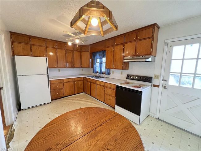 101 N Wilson St, House other with 4 bedrooms, 2 bathrooms and null parking in Madison NC | Image 18
