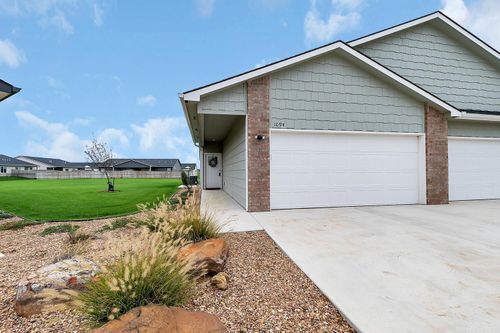 1094 Trek Ct, Goddard, KS, 67052-4900 | Card Image