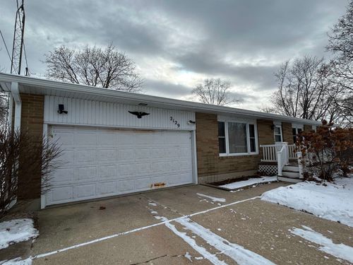 2129 Sunset Drive, Freeport, IL, 61032 | Card Image