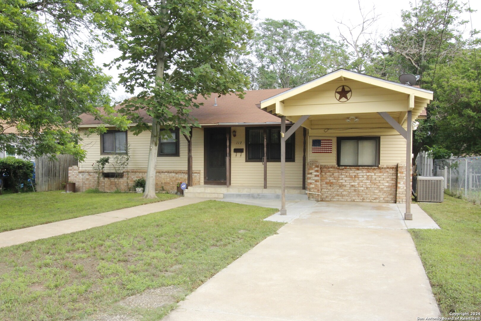 Rawson St, Kerrville, TX 78028