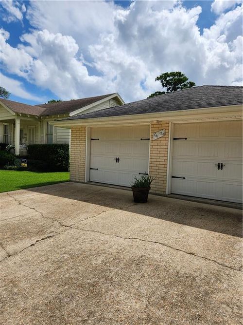 121 Ridgeway Dr, Metairie, LA, 70001-4212 | Card Image