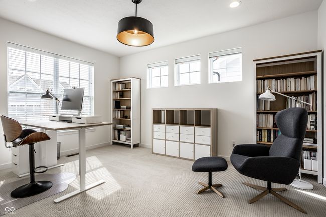 Office (main floor) | Image 21