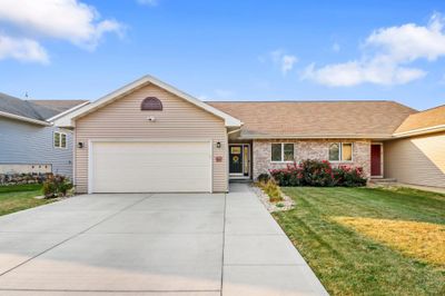 775 Edenberry Lane, Home with 3 bedrooms, 3 bathrooms and null parking in Oregon WI | Image 2