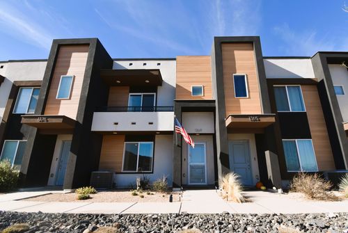 1369 S Pole Creek Ln, Washington, UT, 84780-3634 | Card Image