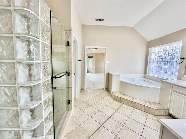 2716 W Oaks Cir E, House other with 4 bedrooms, 4 bathrooms and 2 parking in Pearland TX | Image 34