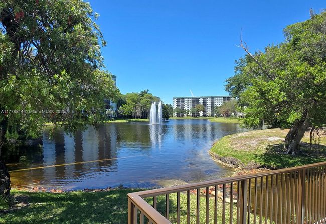 APT-123A - 2313 S Cypress Bend Dr, Condo with 2 bedrooms, 2 bathrooms and null parking in Pompano Beach FL | Image 6